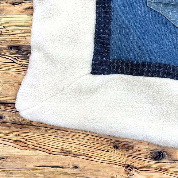 Handmade Upcycled Denim Patchwork Throw Blanket Quilt With Fleece Sherpa Trim - Picture 4 of 6